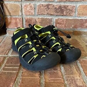 Keen Newport H2 Black & Lime Green Sport Sandals